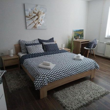 Apartman Danijela Otočac Zewnętrze zdjęcie