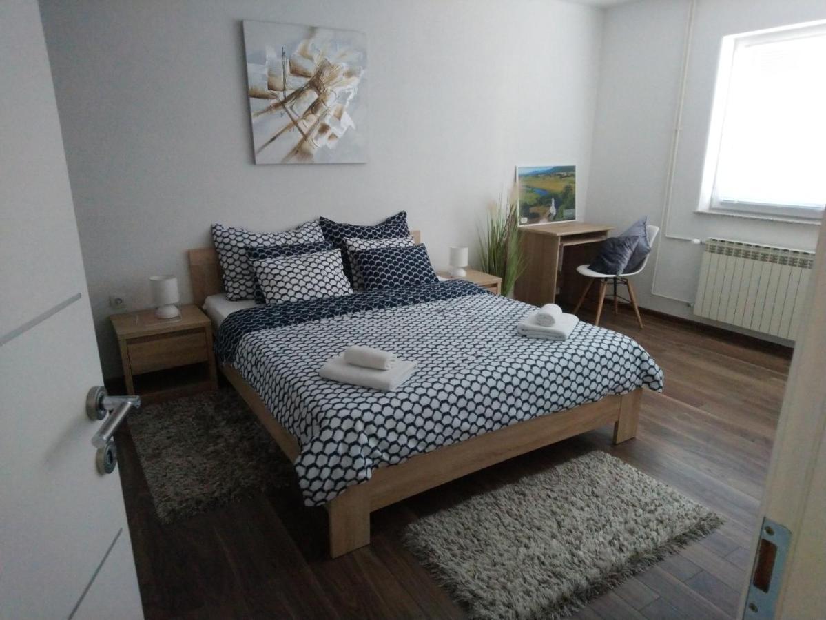 Apartman Danijela Otočac Zewnętrze zdjęcie
