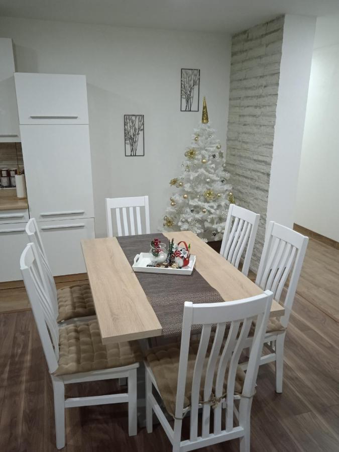 Apartman Danijela Otočac Zewnętrze zdjęcie