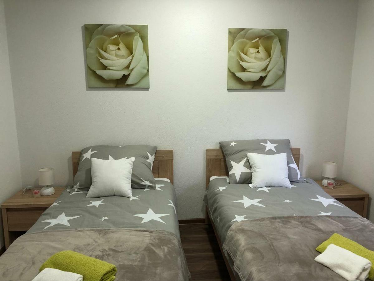 Apartman Danijela Otočac Zewnętrze zdjęcie