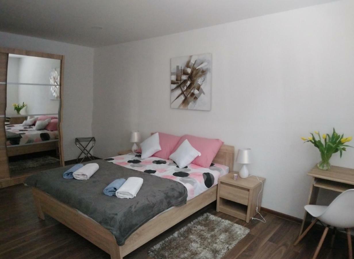 Apartman Danijela Otočac Zewnętrze zdjęcie