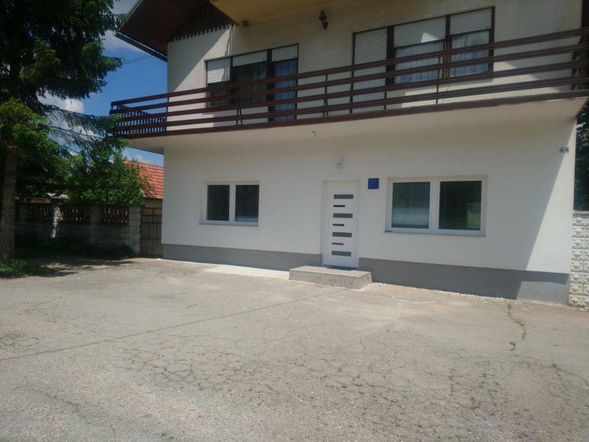 Apartman Danijela Otočac Zewnętrze zdjęcie